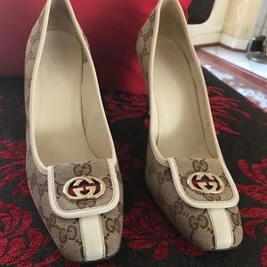 Gucci pumps